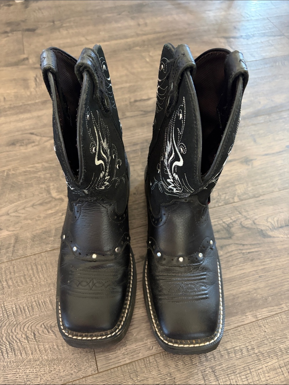 Justin Gypsy Black Western Cowboy Boots with Decorative Stitching